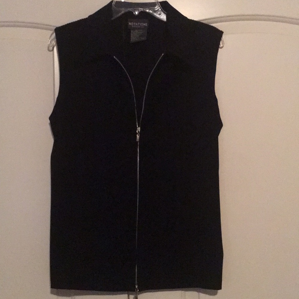 Notations sweater vest.